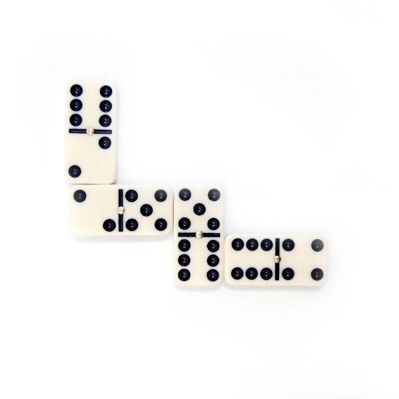 Klasikinis stalo žaidimas Domino 3 Klasikinis stalo žaidimas Domino 3
