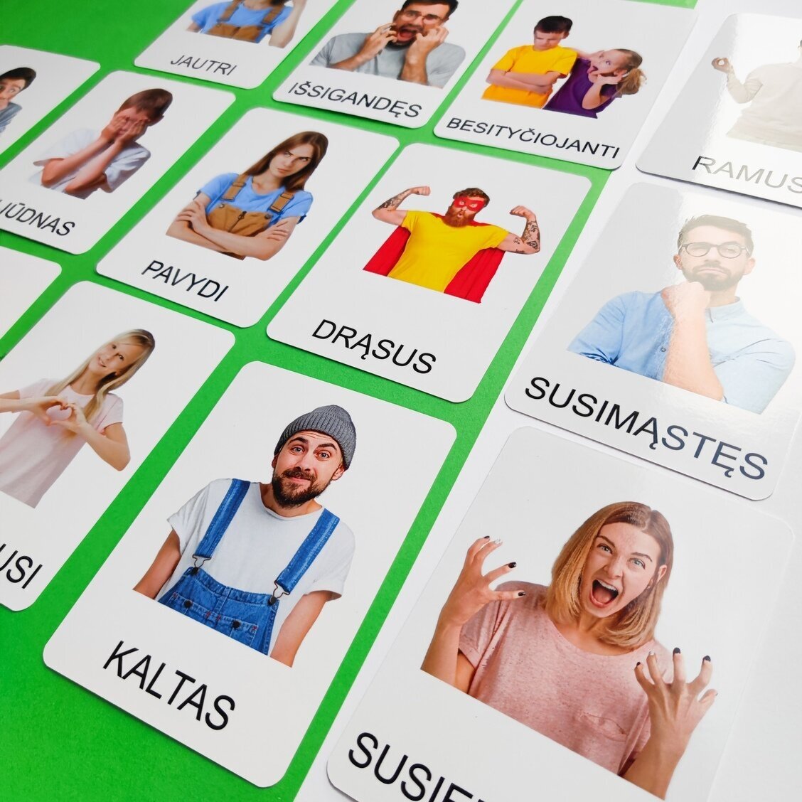 Lavinamųjų kortelių rinkinys „Emocijos“ (realios nuotraukos) 9 Lavinamųjų kortelių rinkinys „Emocijos“ (realios nuotraukos) 9