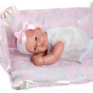 Lėlė kūdikėlis Oli su rausva lovyte 30 cm Lėlė kūdikėlis Oli su rausva lovyte 30 cm