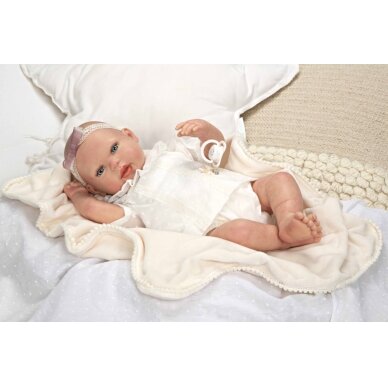 Reborn lėlytė baltais rūbeliais, mergaitė, 45 cm Reborn lėlytė baltais rūbeliais, mergaitė, 45 cm