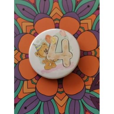 Ženkliukas "Meškiukas Keturi", 45mm Ženkliukas "Meškiukas Keturi", 45mm